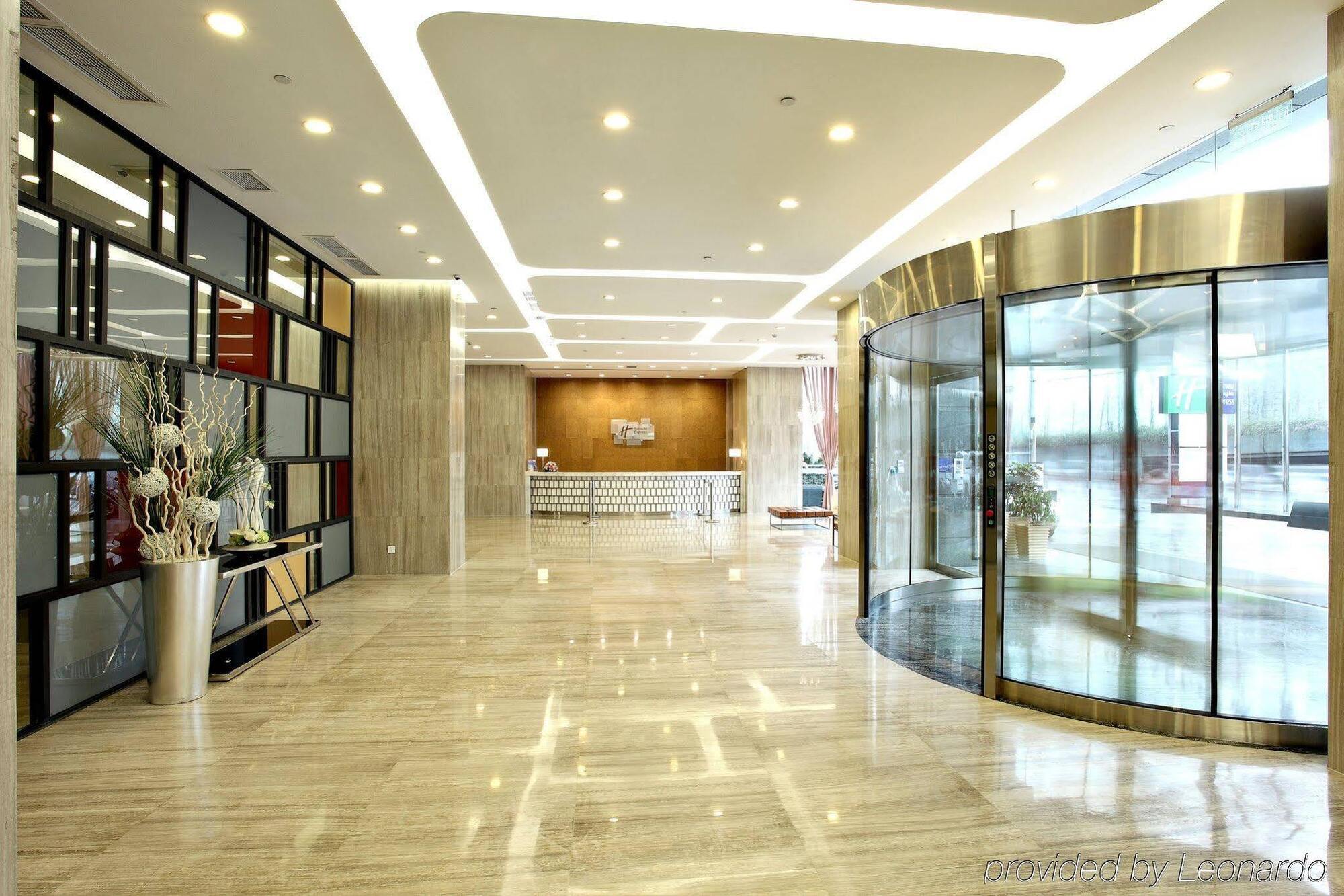 Holiday Inn Express Chengdu Wuhou By Ihg-Wuhou Temple And Jinli Экстерьер фото